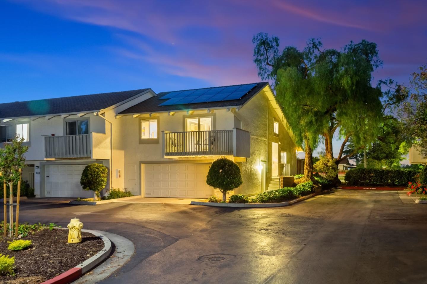 Detail Gallery Image 2 of 50 For 20179 Northwest Sq, Cupertino,  CA 95014 - 2 Beds | 2 Baths