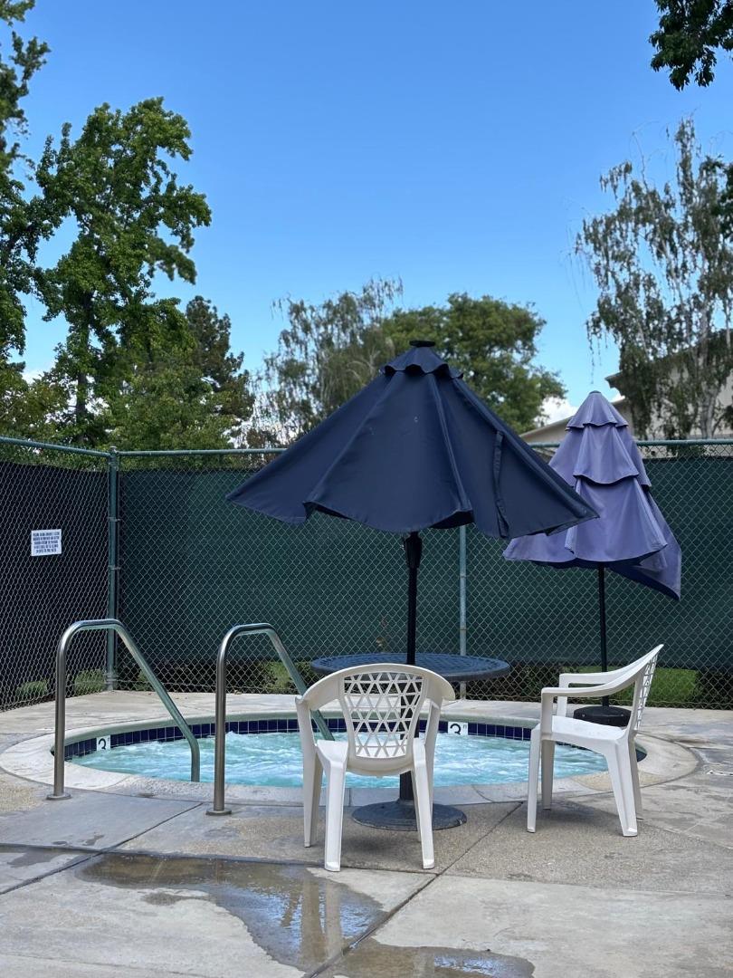 Detail Gallery Image 38 of 50 For 20179 Northwest Sq, Cupertino,  CA 95014 - 2 Beds | 2 Baths