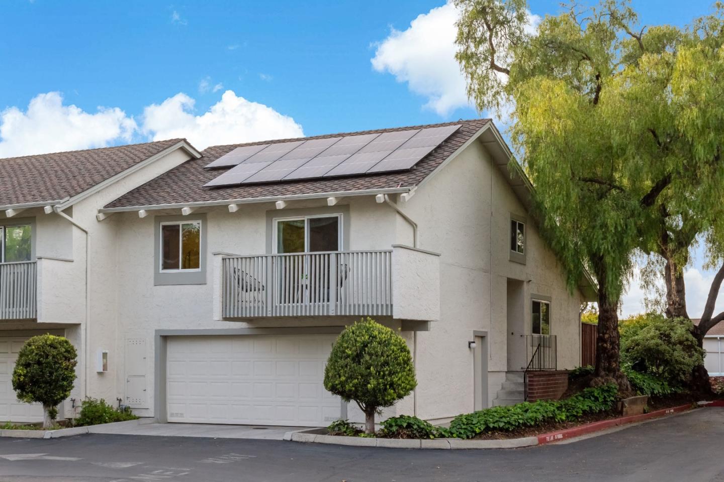 Detail Gallery Image 4 of 50 For 20179 Northwest Sq, Cupertino,  CA 95014 - 2 Beds | 2 Baths