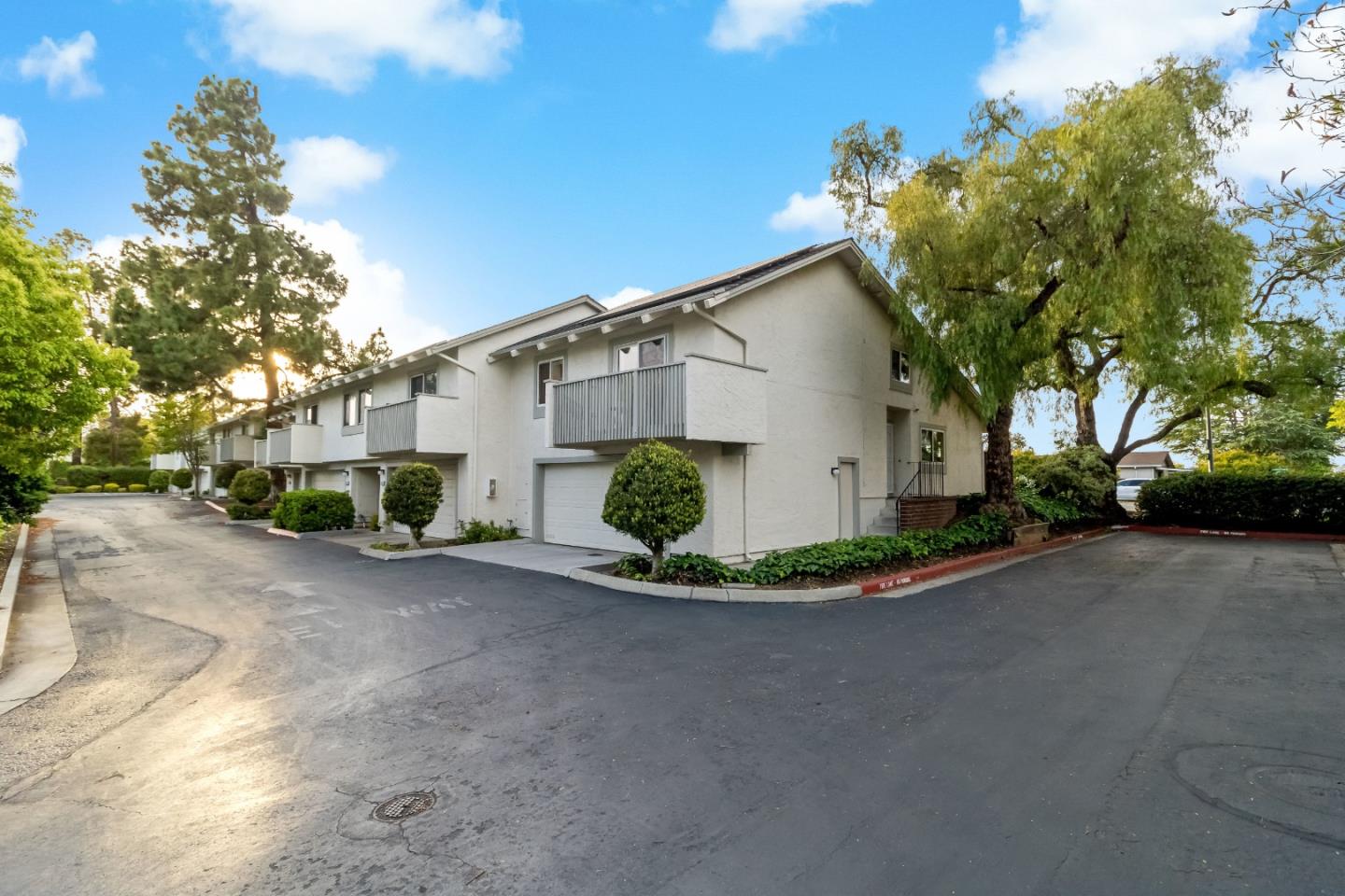 Detail Gallery Image 6 of 50 For 20179 Northwest Sq, Cupertino,  CA 95014 - 2 Beds | 2 Baths