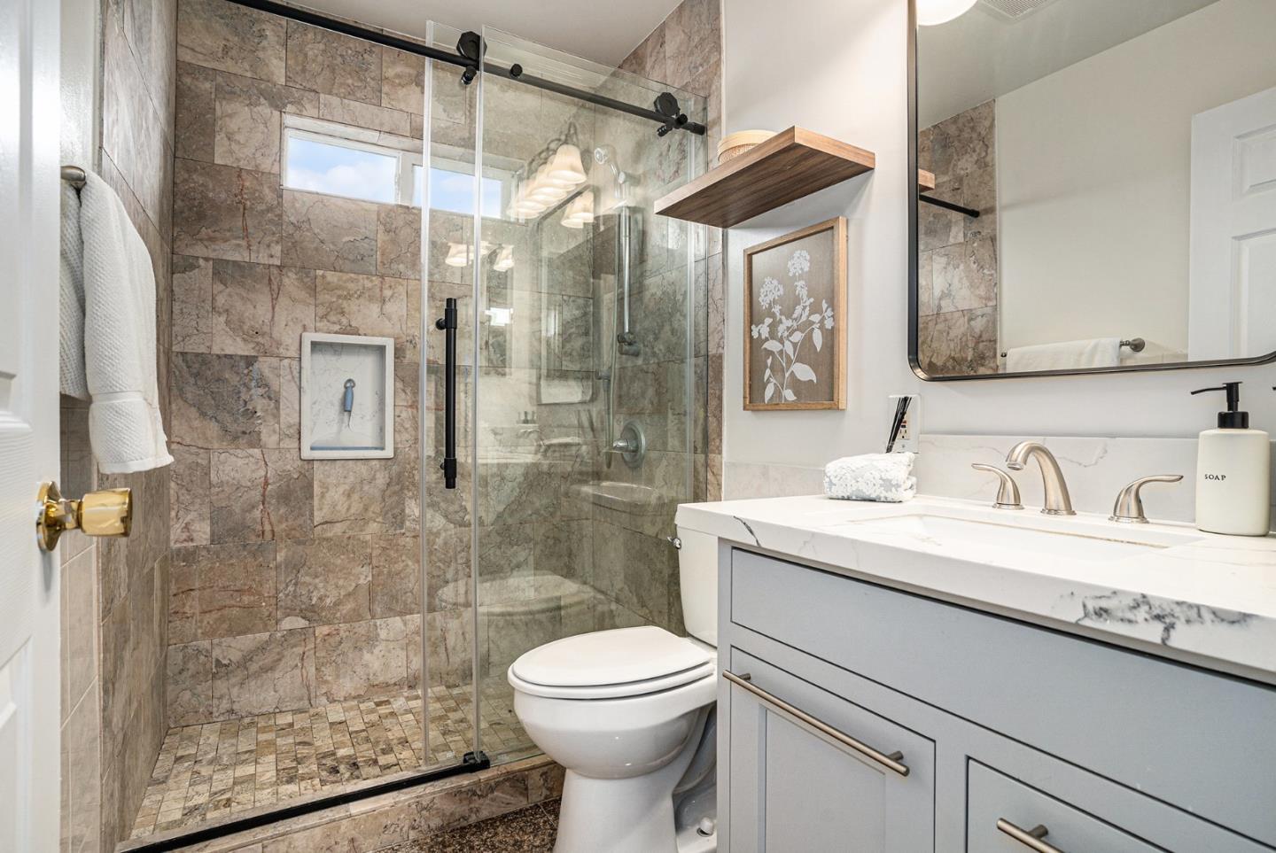 Detail Gallery Image 14 of 20 For 3080 Norbridge Ave, Castro Valley,  CA 94546 - 3 Beds | 2 Baths