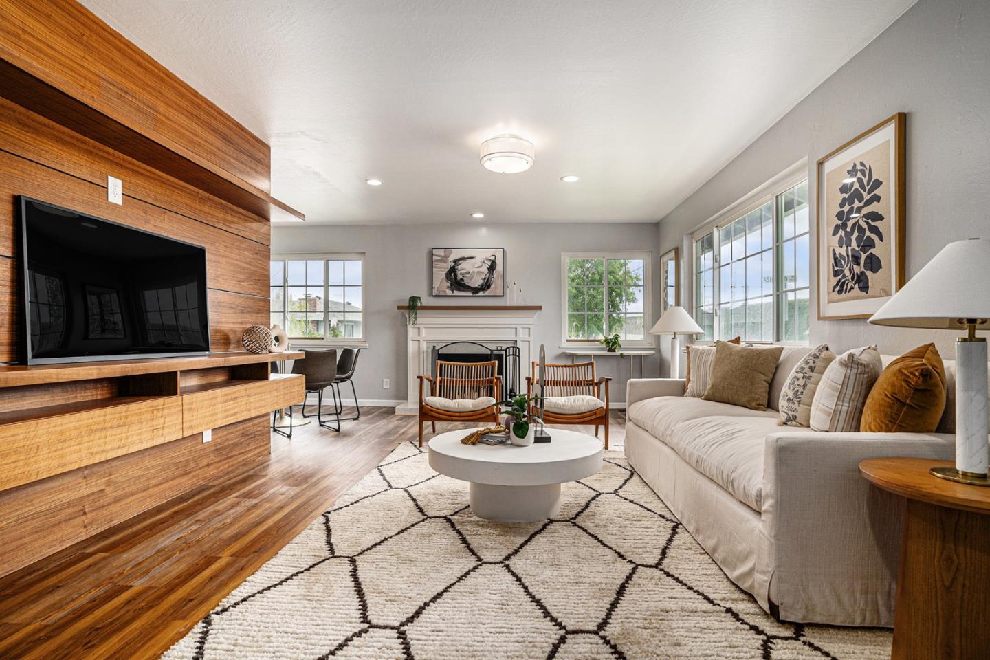 Detail Gallery Image 3 of 20 For 3080 Norbridge Ave, Castro Valley,  CA 94546 - 3 Beds | 2 Baths