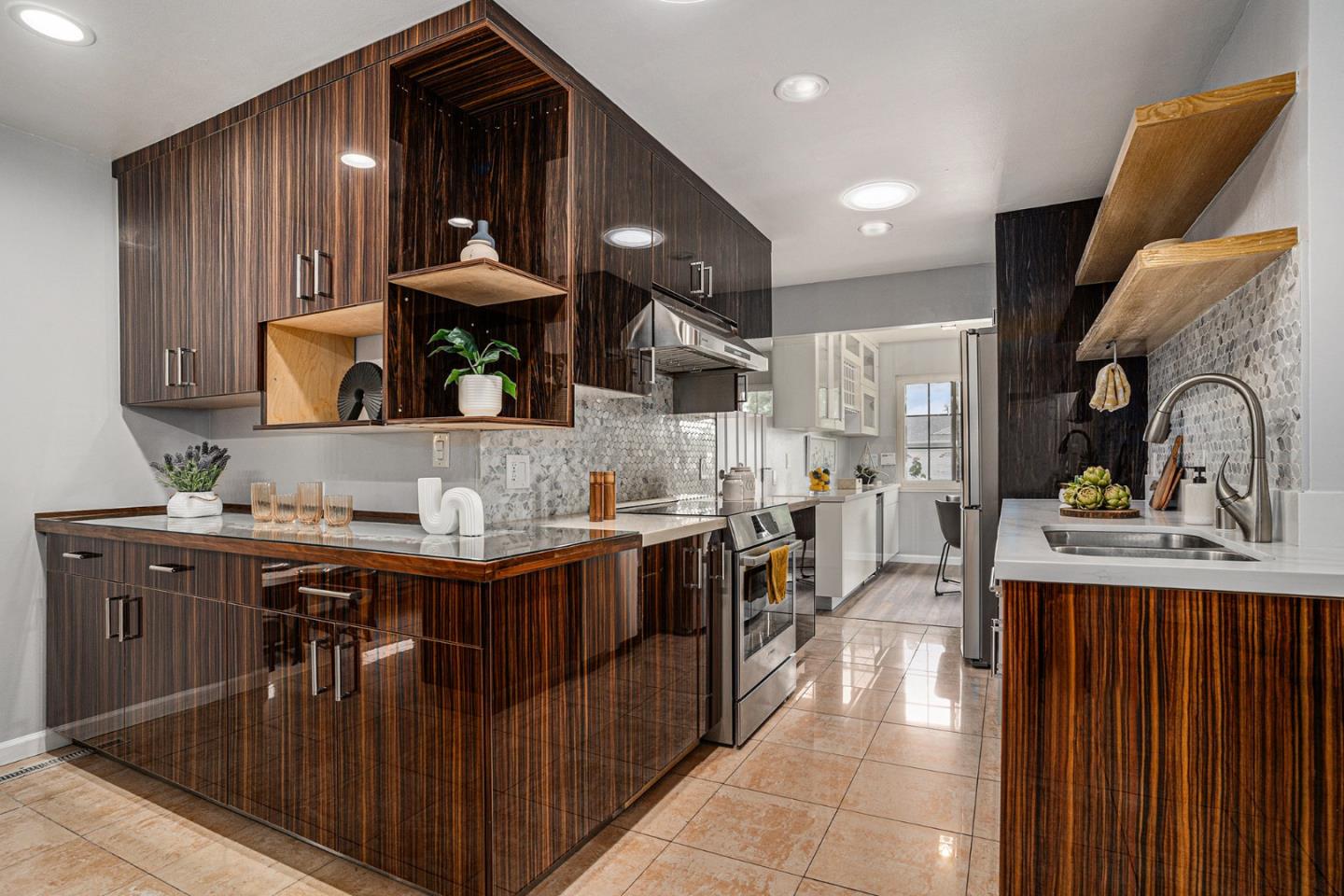 Detail Gallery Image 6 of 20 For 3080 Norbridge Ave, Castro Valley,  CA 94546 - 3 Beds | 2 Baths
