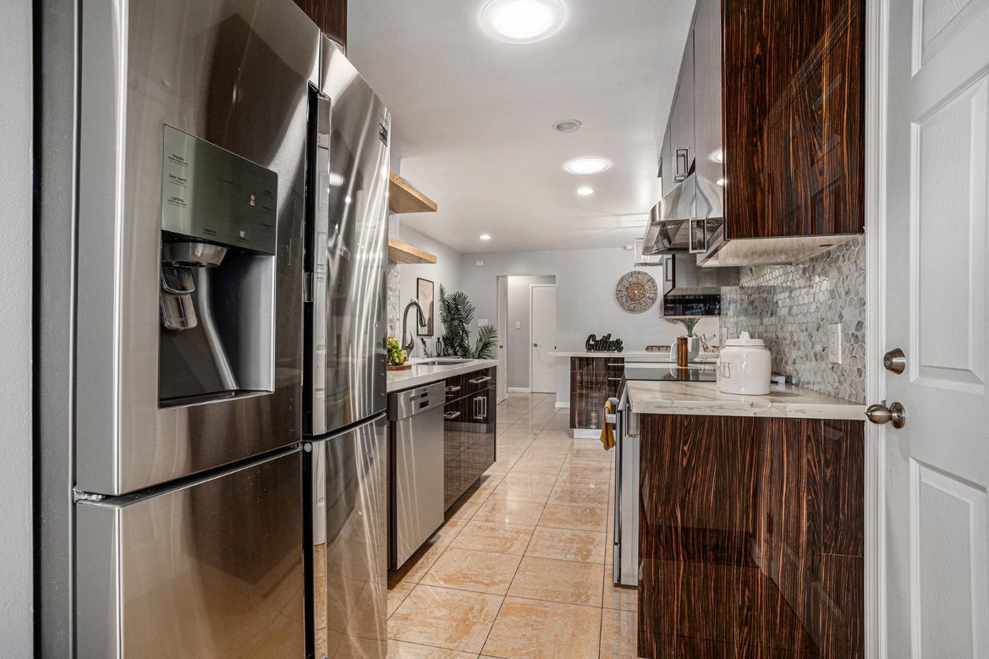 Detail Gallery Image 7 of 20 For 3080 Norbridge Ave, Castro Valley,  CA 94546 - 3 Beds | 2 Baths