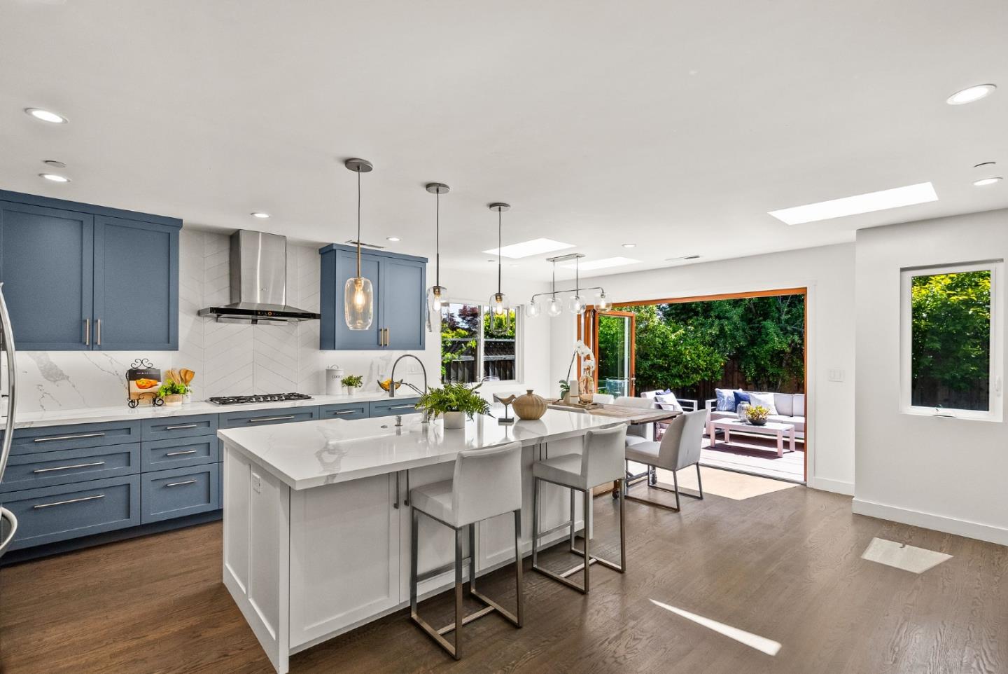 Detail Gallery Image 4 of 52 For 362 Stowell Ave, Sunnyvale,  CA 94085 - 4 Beds | 3 Baths