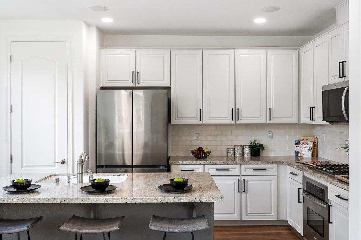 Detail Gallery Image 16 of 47 For 201 Keech Dr, Redwood Shores,  CA 94065 - 3 Beds | 2/1 Baths