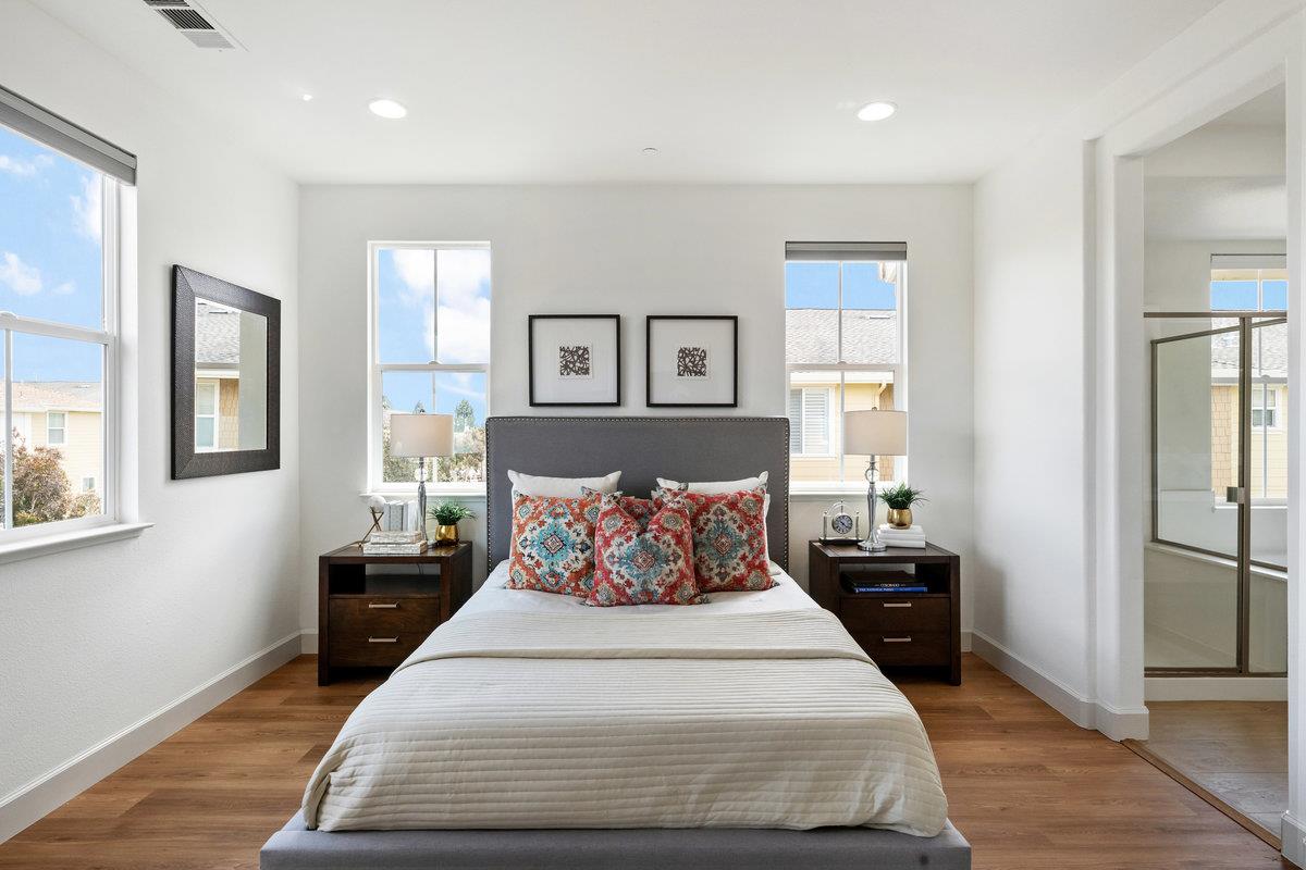 Detail Gallery Image 20 of 47 For 201 Keech Dr, Redwood Shores,  CA 94065 - 3 Beds | 2/1 Baths