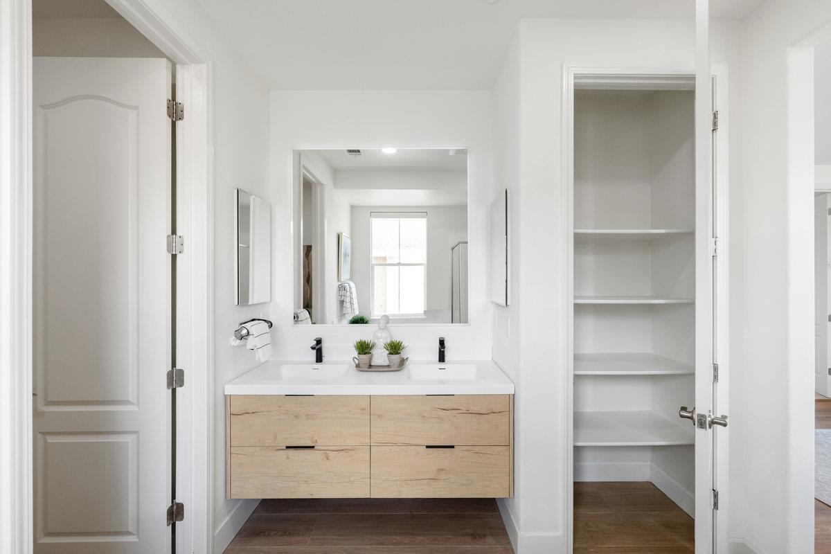 Detail Gallery Image 22 of 47 For 201 Keech Dr, Redwood Shores,  CA 94065 - 3 Beds | 2/1 Baths