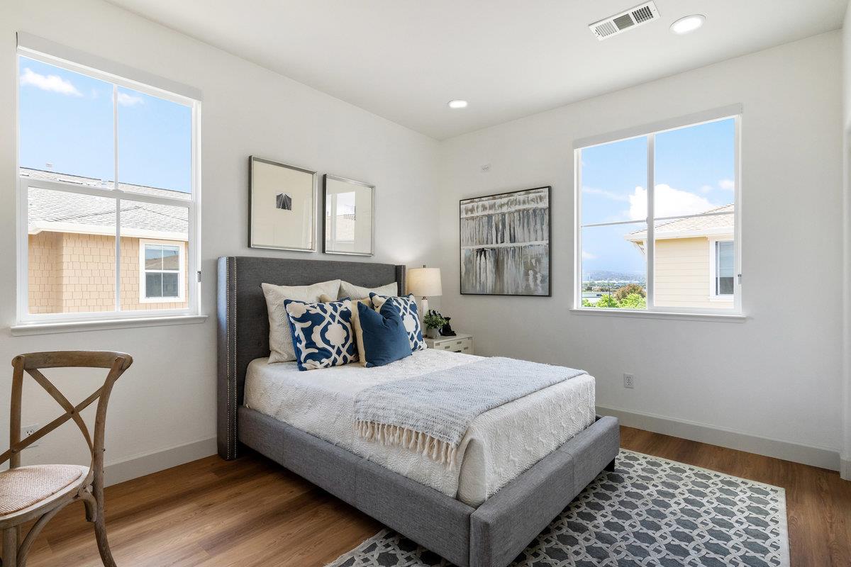 Detail Gallery Image 26 of 47 For 201 Keech Dr, Redwood Shores,  CA 94065 - 3 Beds | 2/1 Baths