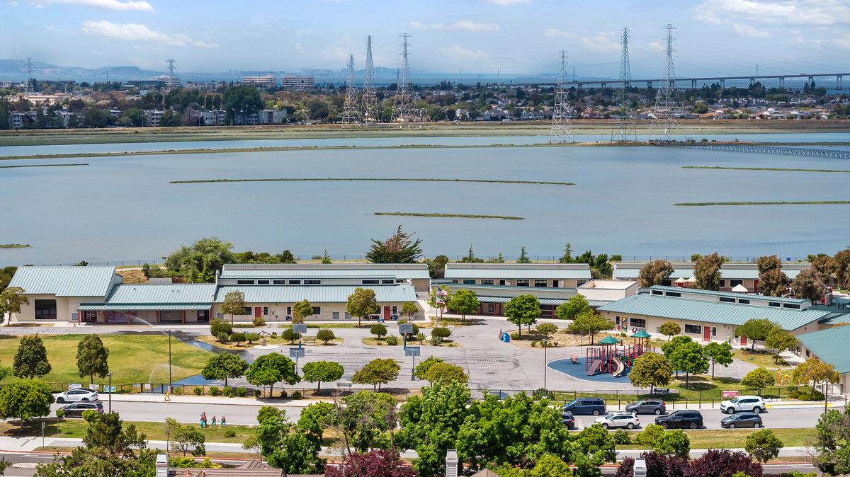 Detail Gallery Image 47 of 47 For 201 Keech Dr, Redwood Shores,  CA 94065 - 3 Beds | 2/1 Baths