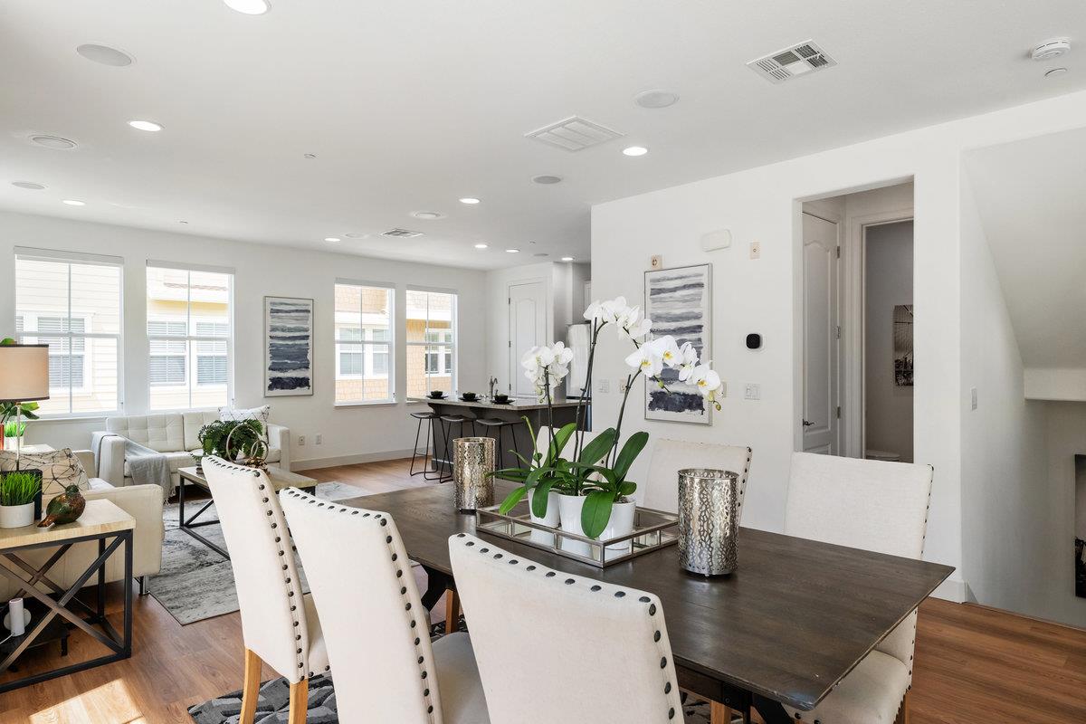 Detail Gallery Image 7 of 47 For 201 Keech Dr, Redwood Shores,  CA 94065 - 3 Beds | 2/1 Baths