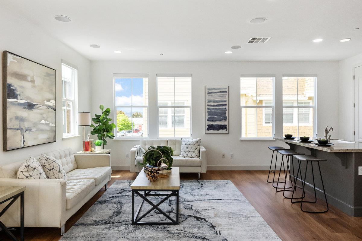 Detail Gallery Image 9 of 47 For 201 Keech Dr, Redwood Shores,  CA 94065 - 3 Beds | 2/1 Baths