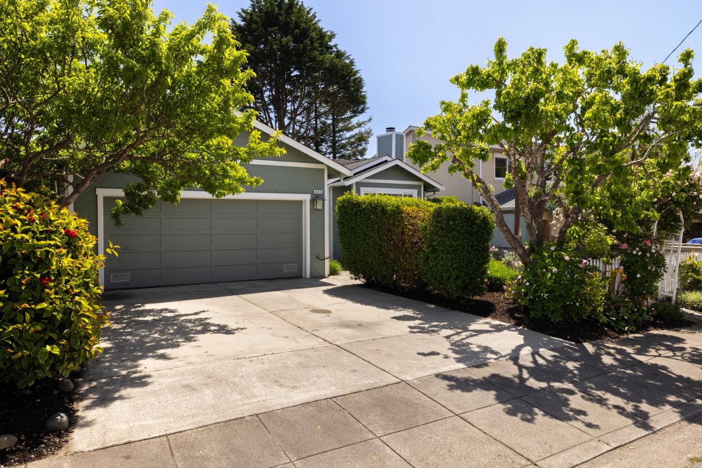 Detail Gallery Image 3 of 37 For 623 Sonora Ave, El Granada,  CA 94018 - 3 Beds | 2 Baths