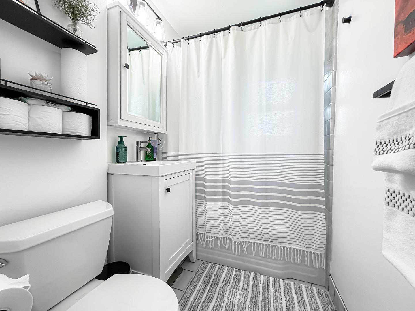 Detail Gallery Image 14 of 30 For 1250 Douglas Ct, San Leandro,  CA 94577 - 2 Beds | 1 Baths