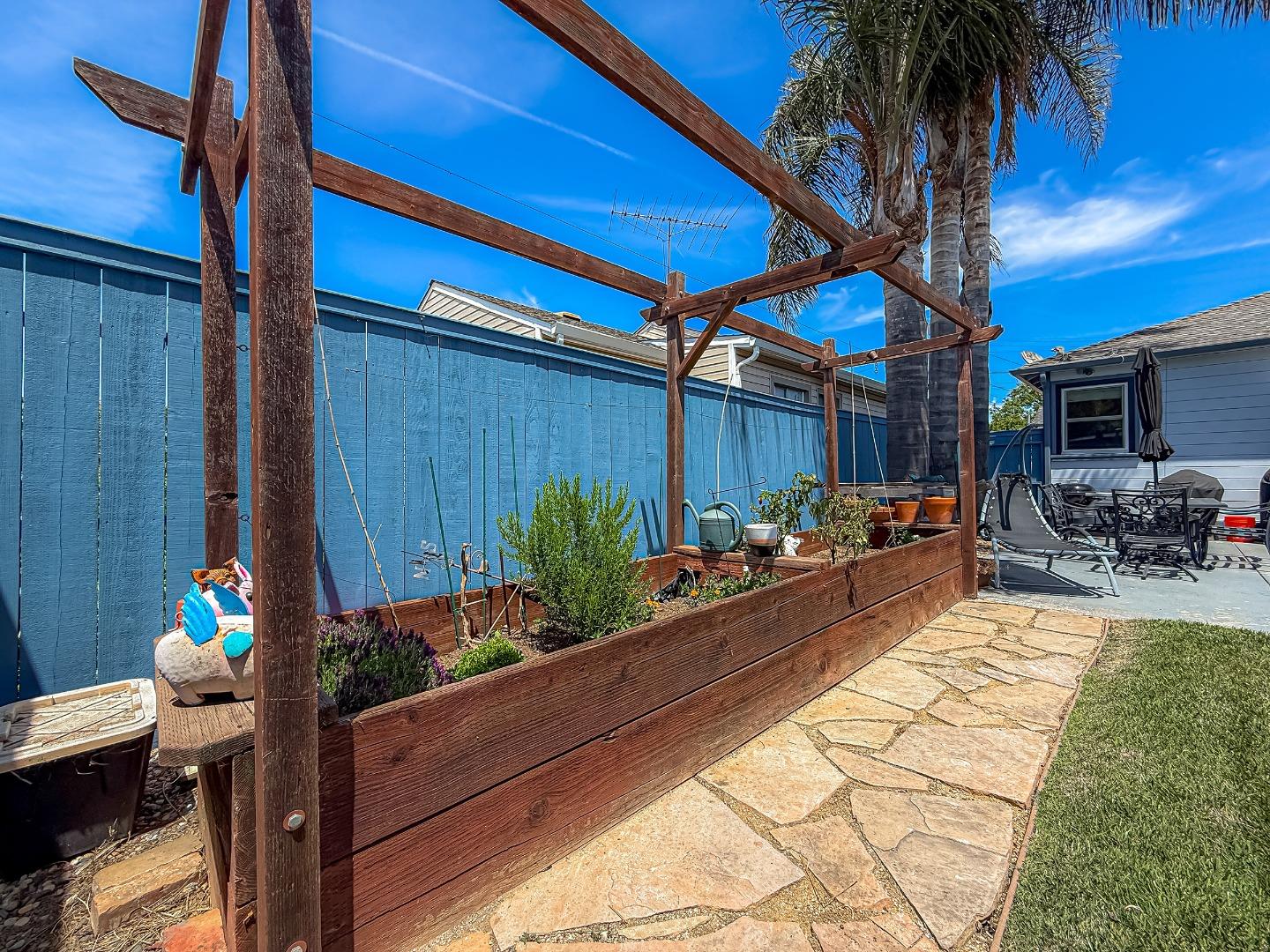 Detail Gallery Image 20 of 30 For 1250 Douglas Ct, San Leandro,  CA 94577 - 2 Beds | 1 Baths