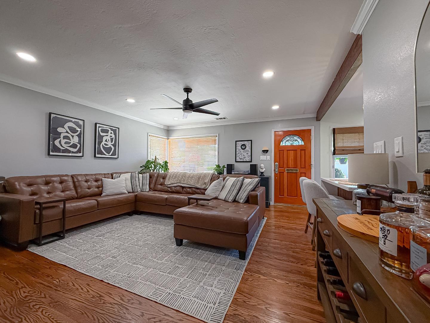 Detail Gallery Image 3 of 30 For 1250 Douglas Ct, San Leandro,  CA 94577 - 2 Beds | 1 Baths