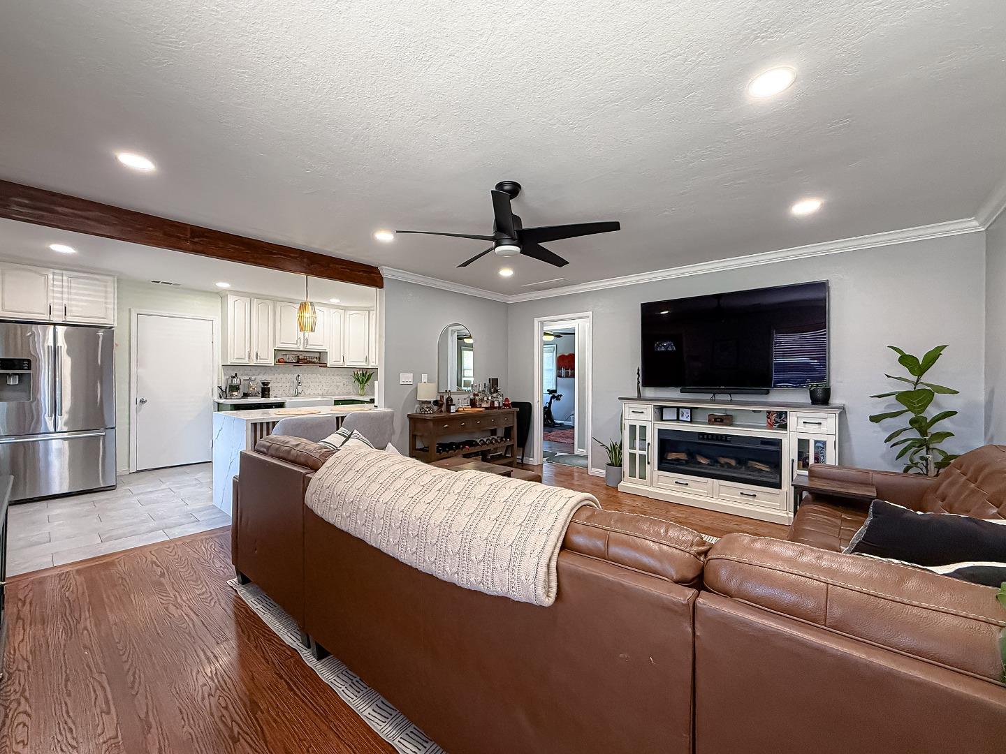 Detail Gallery Image 6 of 30 For 1250 Douglas Ct, San Leandro,  CA 94577 - 2 Beds | 1 Baths