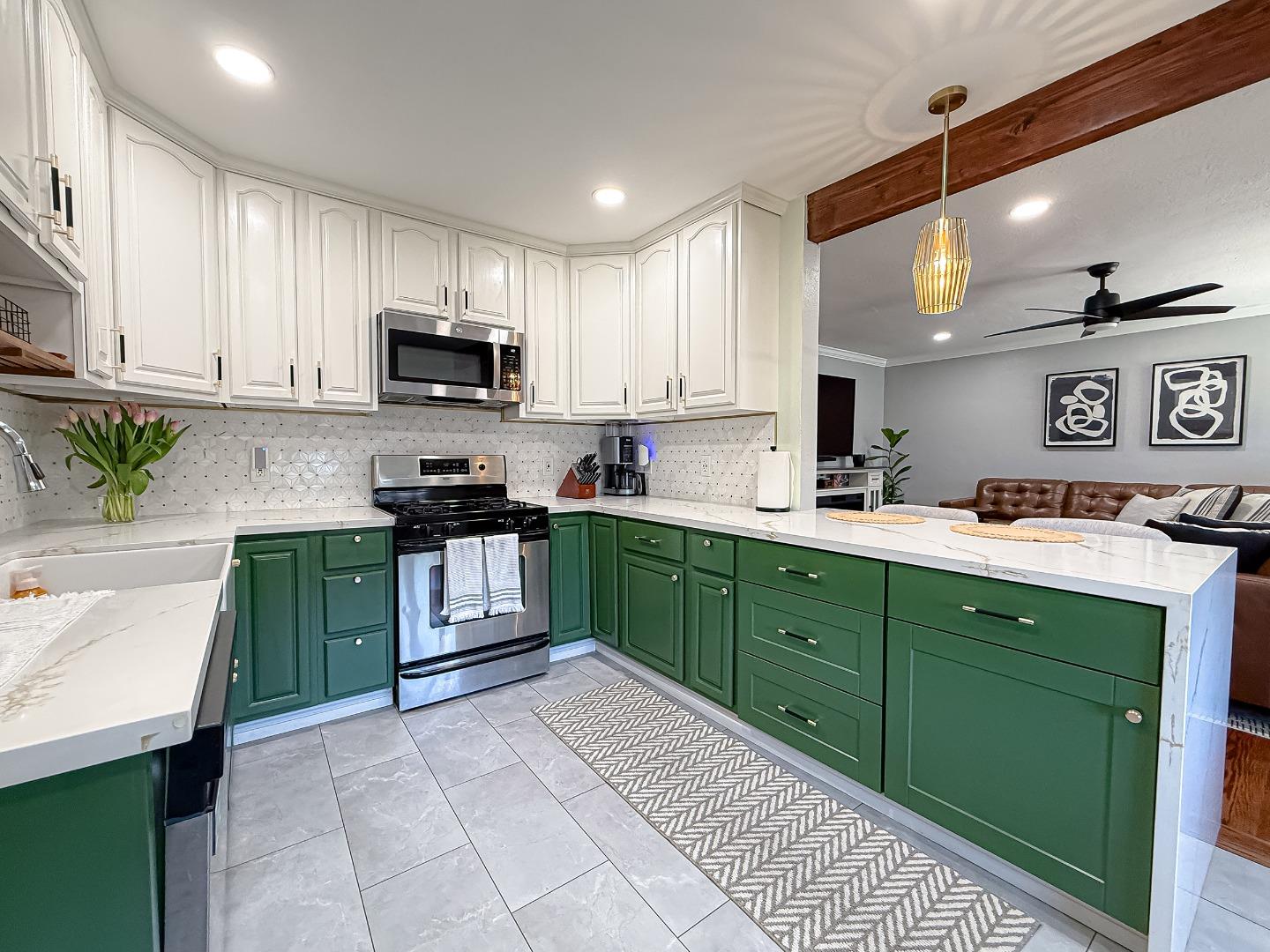 Detail Gallery Image 9 of 30 For 1250 Douglas Ct, San Leandro,  CA 94577 - 2 Beds | 1 Baths