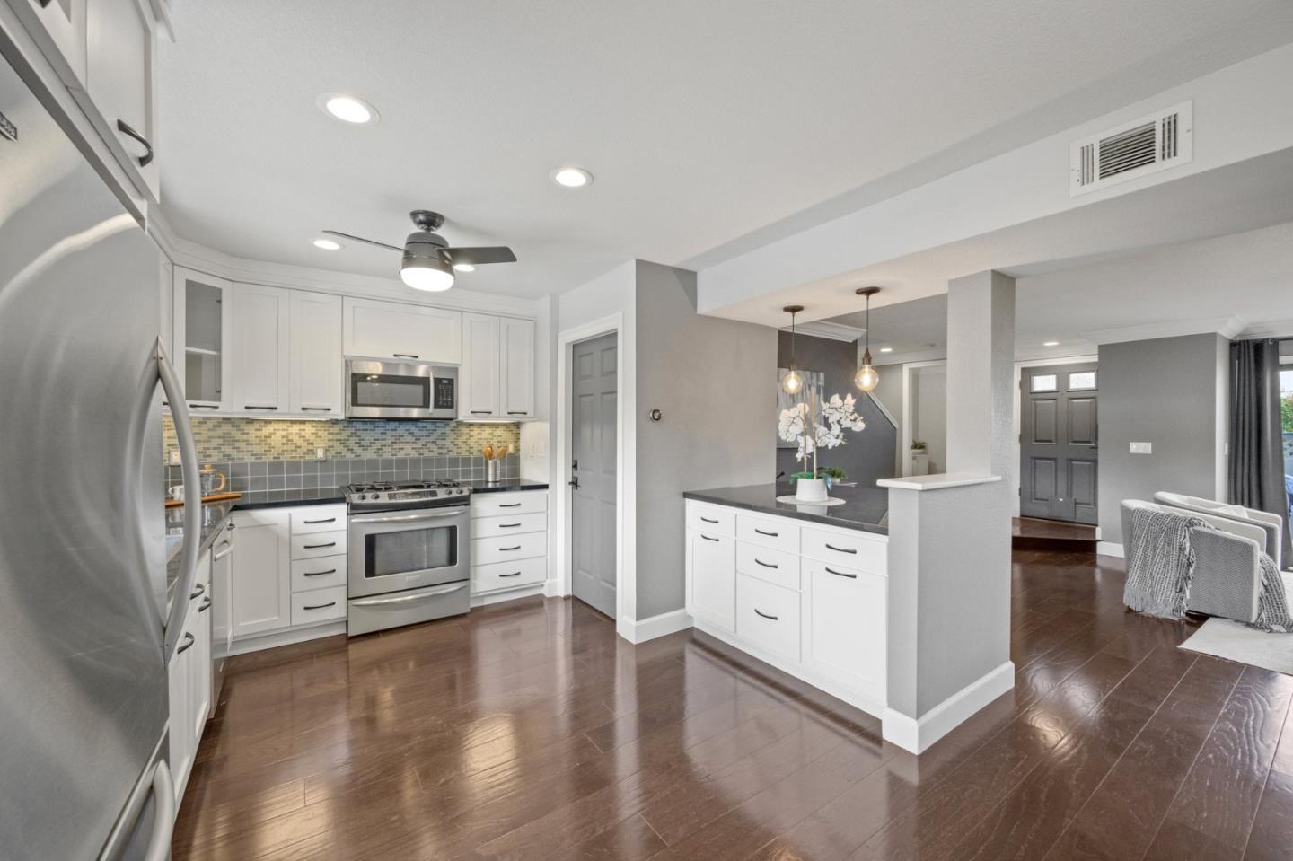 Detail Gallery Image 16 of 46 For 151 Monte Villa Ct, Campbell,  CA 95008 - 3 Beds | 2/1 Baths