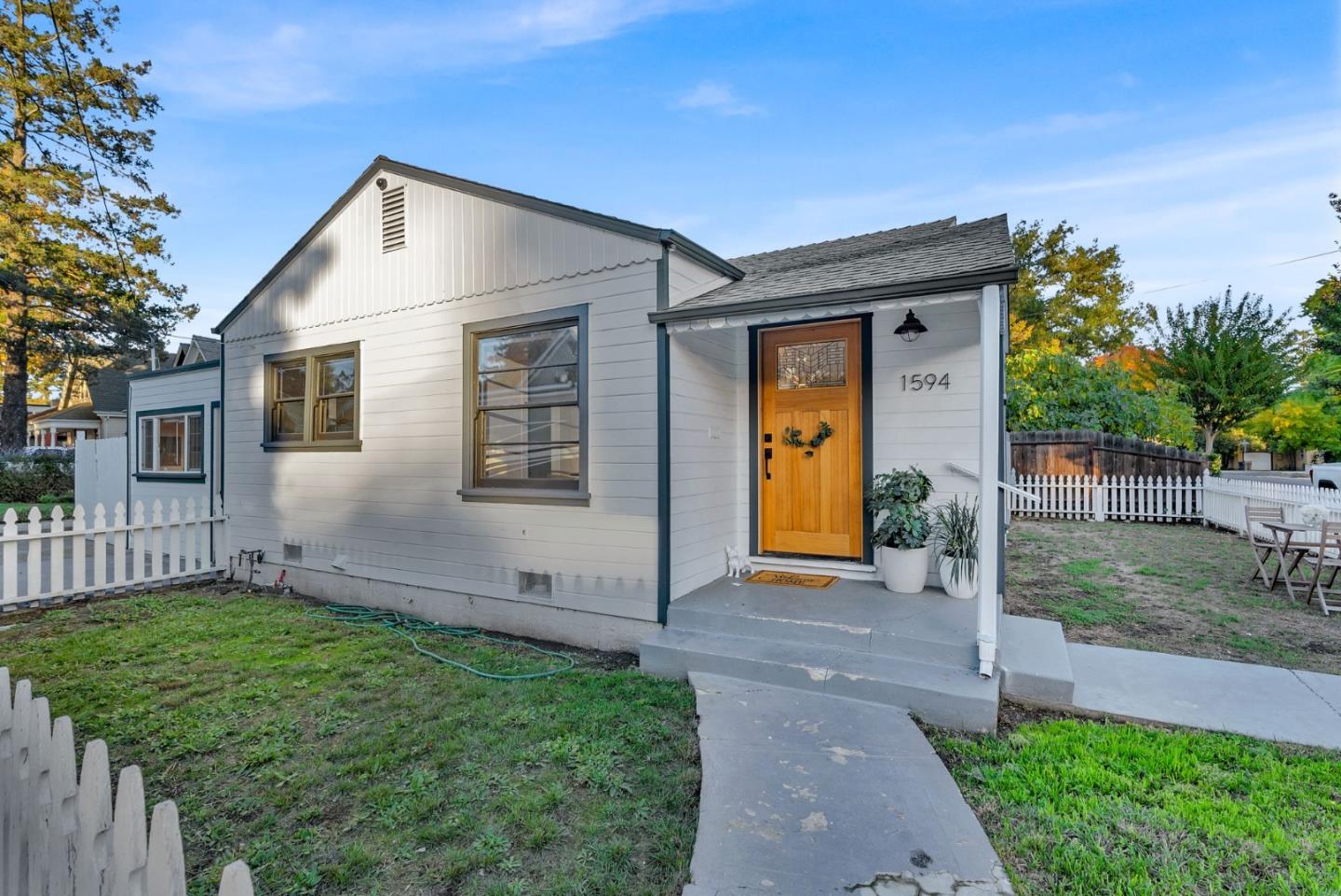 Detail Gallery Image 1 of 42 For 1594 Laurel, Napa,  CA 94559 - 2 Beds | 2 Baths