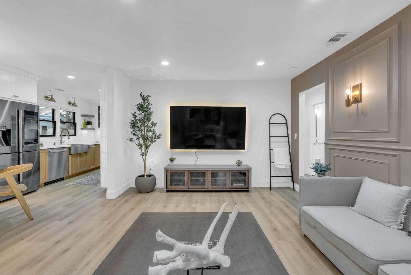 Detail Gallery Image 14 of 42 For 1594 Laurel, Napa,  CA 94559 - 2 Beds | 2 Baths