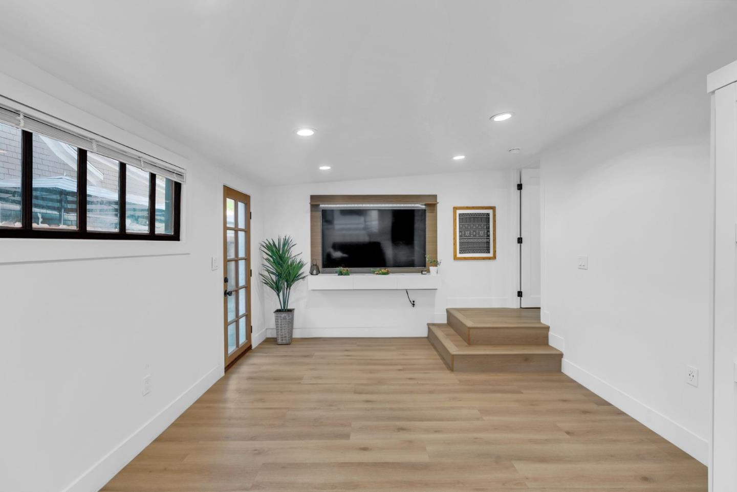 Detail Gallery Image 17 of 42 For 1594 Laurel, Napa,  CA 94559 - 2 Beds | 2 Baths