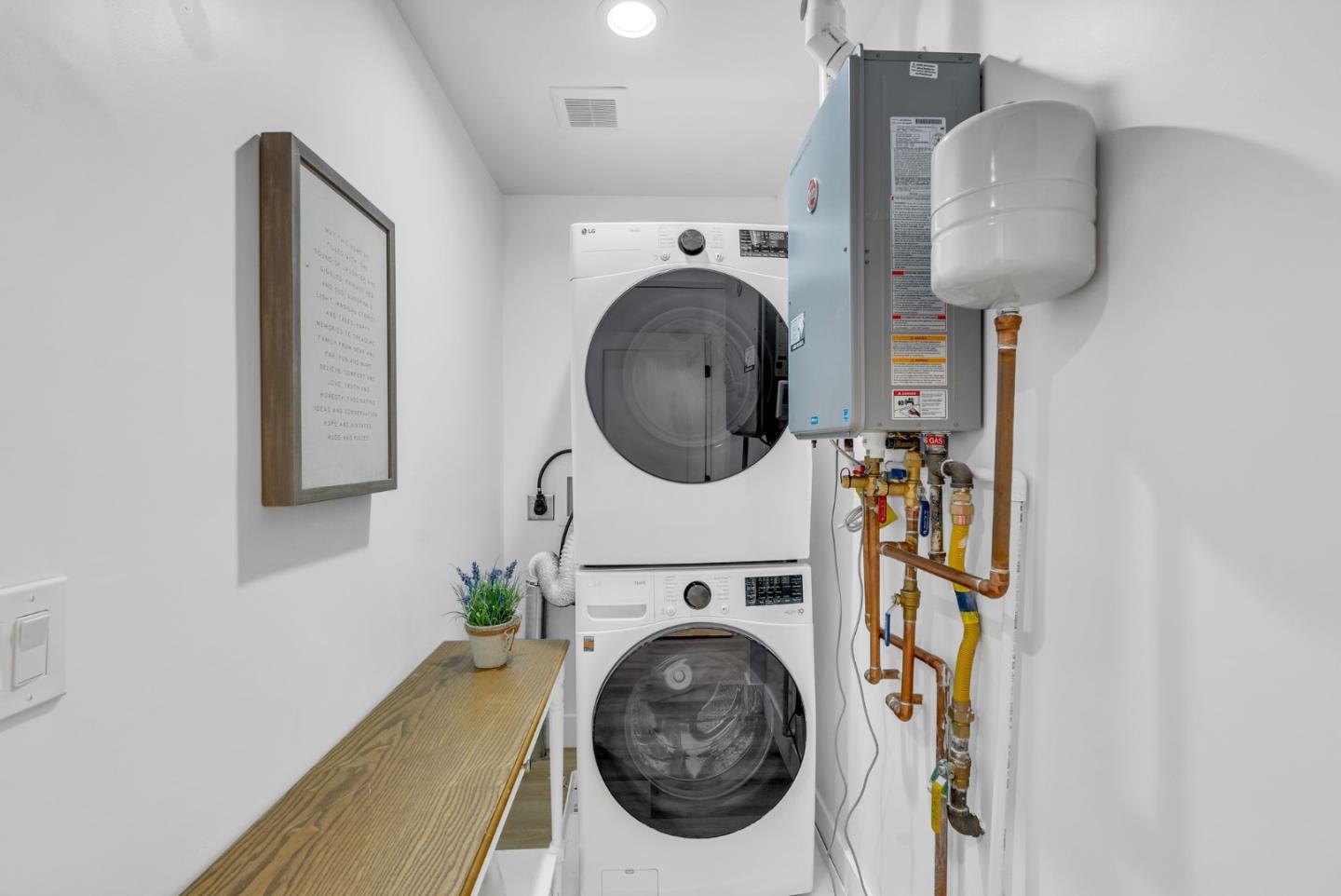 Detail Gallery Image 19 of 42 For 1594 Laurel, Napa,  CA 94559 - 2 Beds | 2 Baths