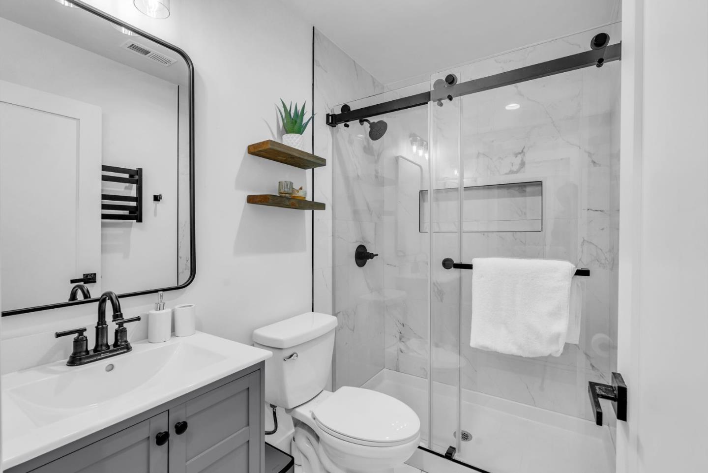 Detail Gallery Image 20 of 42 For 1594 Laurel, Napa,  CA 94559 - 2 Beds | 2 Baths