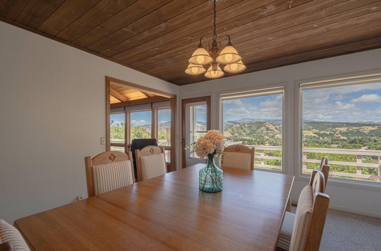 Detail Gallery Image 13 of 58 For 24935 Corte Poco, Salinas,  CA 93908 - 5 Beds | 3/1 Baths