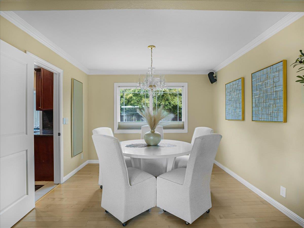 Detail Gallery Image 15 of 59 For 651 Starbush Dr, Sunnyvale,  CA 94086 - 4 Beds | 2/1 Baths