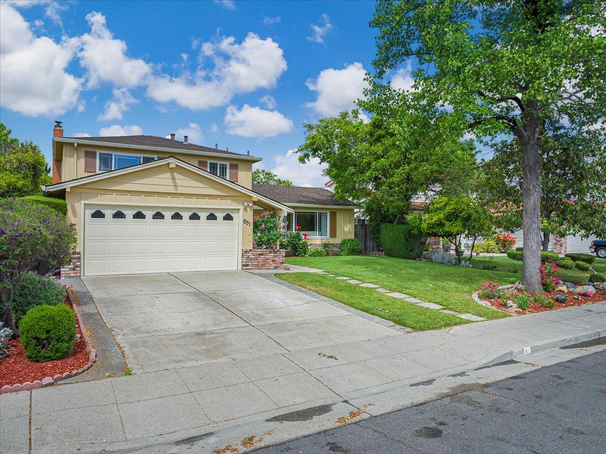 Detail Gallery Image 2 of 59 For 651 Starbush Dr, Sunnyvale,  CA 94086 - 4 Beds | 2/1 Baths