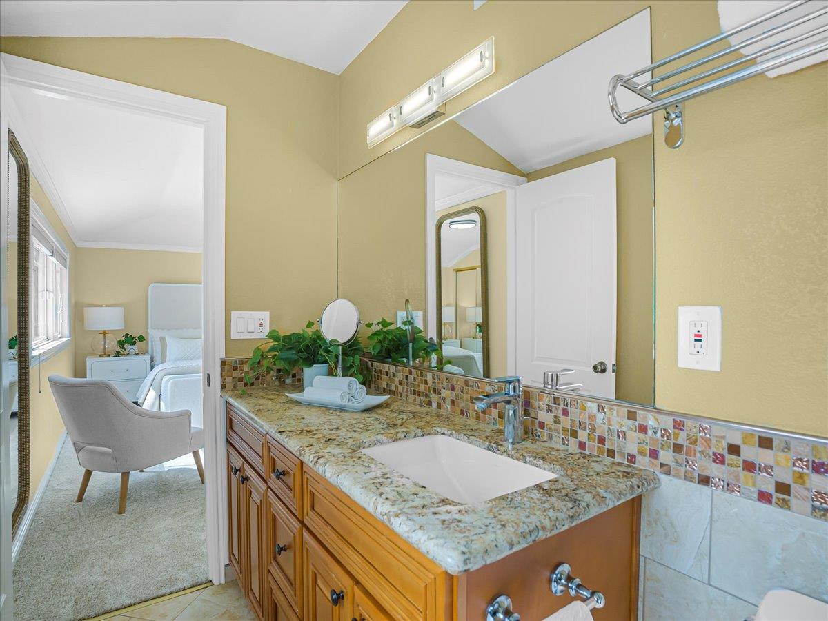 Detail Gallery Image 31 of 59 For 651 Starbush Dr, Sunnyvale,  CA 94086 - 4 Beds | 2/1 Baths