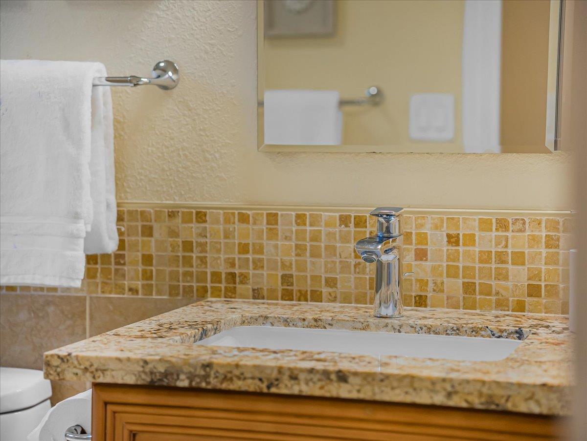 Detail Gallery Image 32 of 59 For 651 Starbush Dr, Sunnyvale,  CA 94086 - 4 Beds | 2/1 Baths