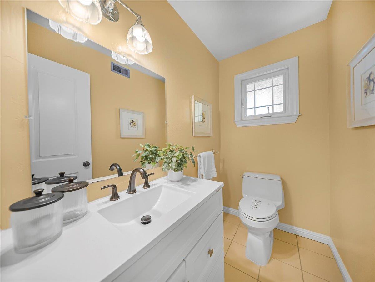 Detail Gallery Image 37 of 59 For 651 Starbush Dr, Sunnyvale,  CA 94086 - 4 Beds | 2/1 Baths