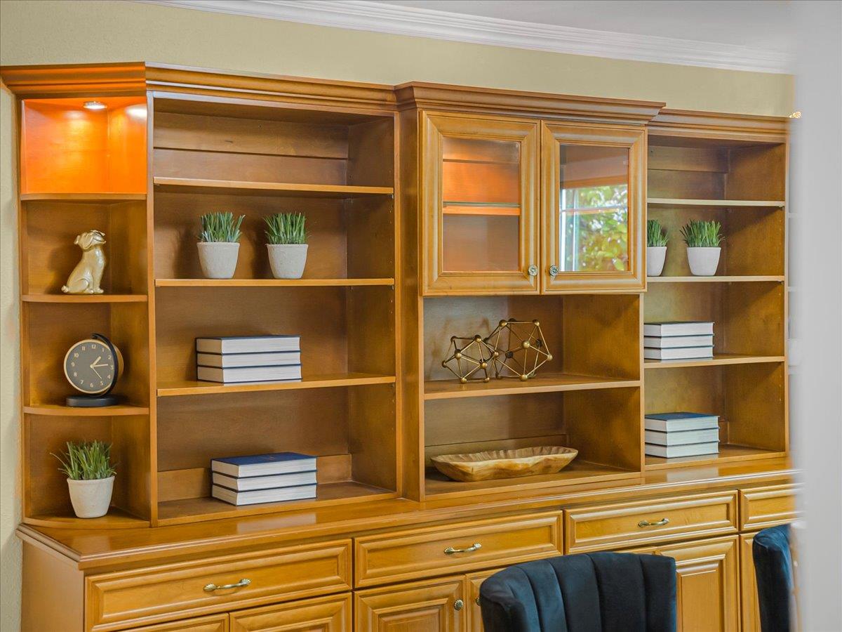 Detail Gallery Image 39 of 59 For 651 Starbush Dr, Sunnyvale,  CA 94086 - 4 Beds | 2/1 Baths