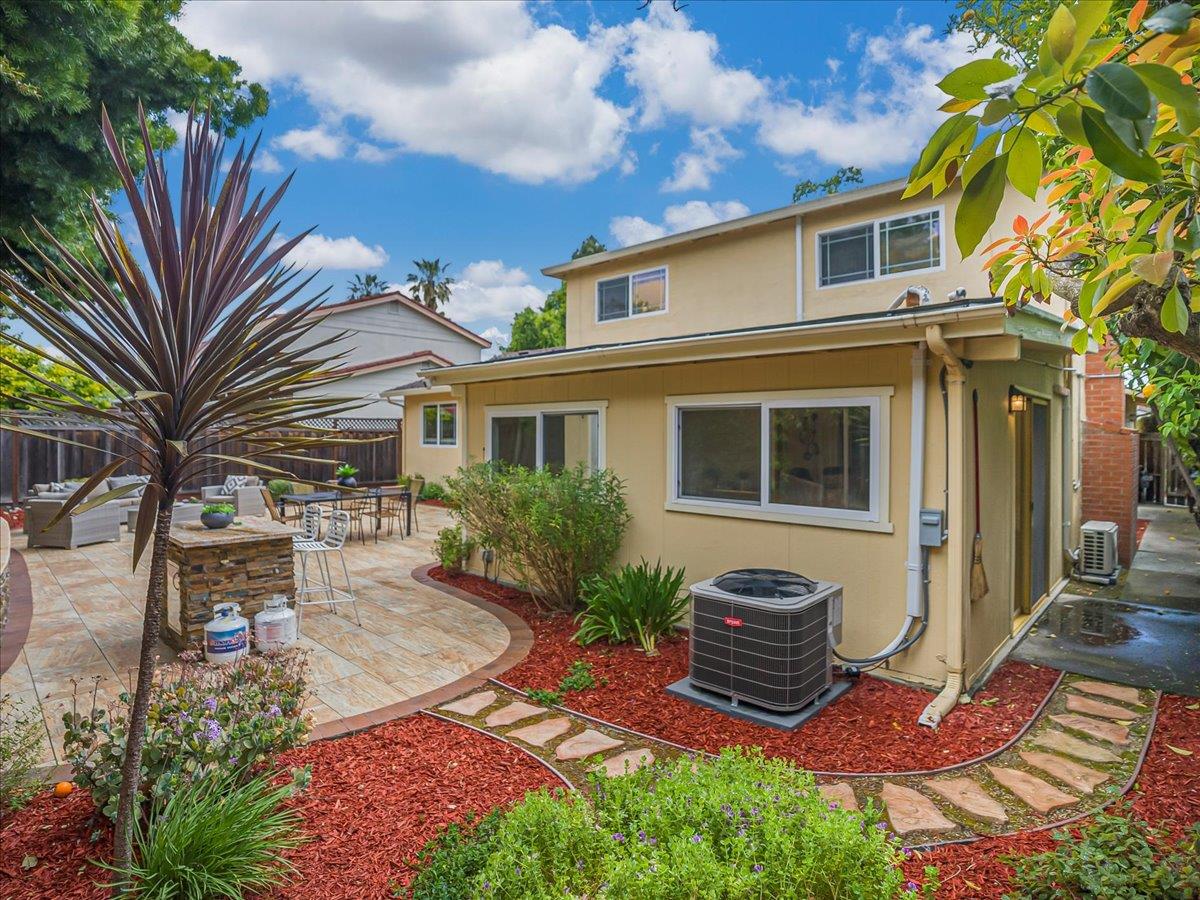 Detail Gallery Image 45 of 59 For 651 Starbush Dr, Sunnyvale,  CA 94086 - 4 Beds | 2/1 Baths