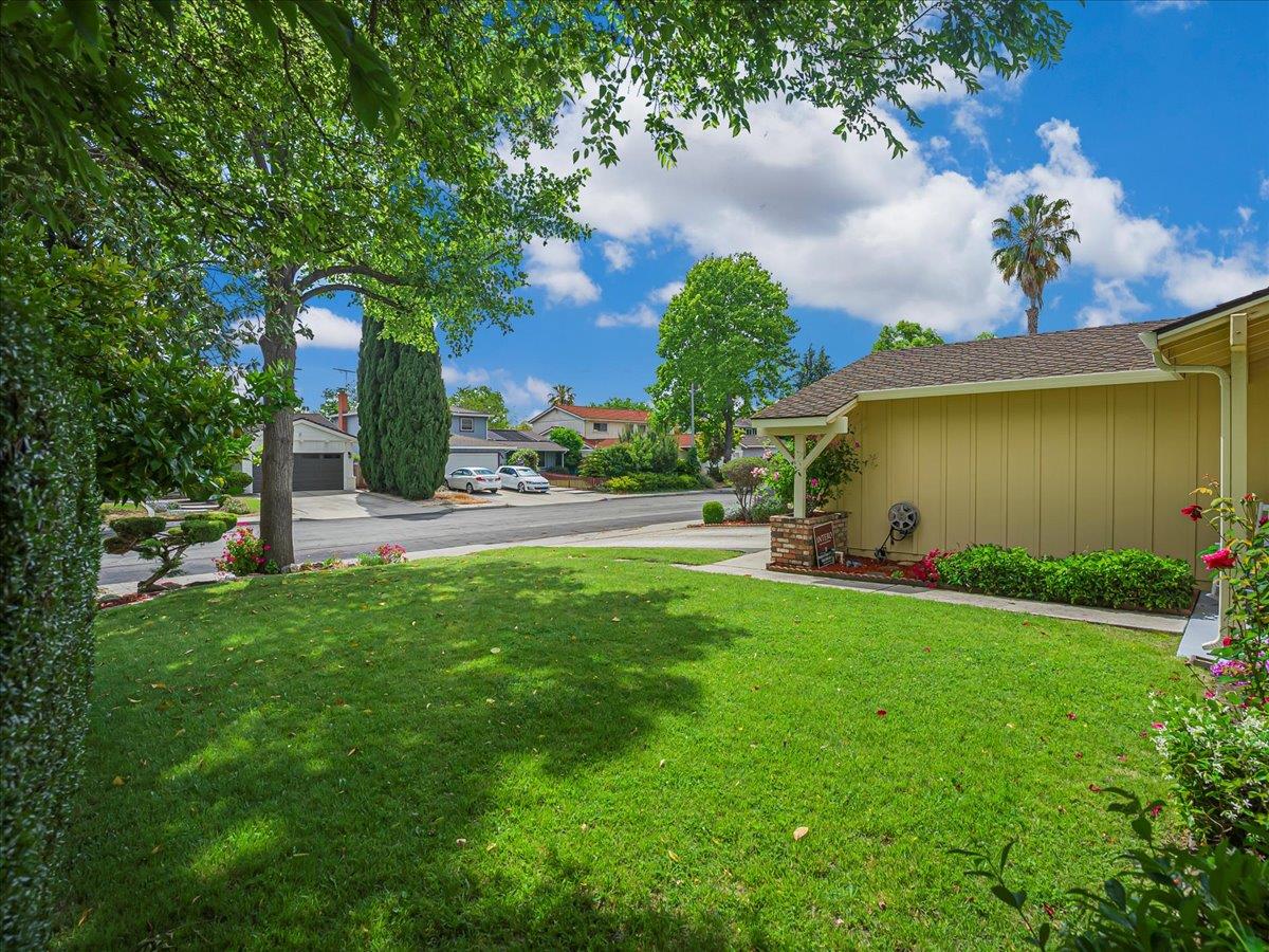 Detail Gallery Image 48 of 59 For 651 Starbush Dr, Sunnyvale,  CA 94086 - 4 Beds | 2/1 Baths