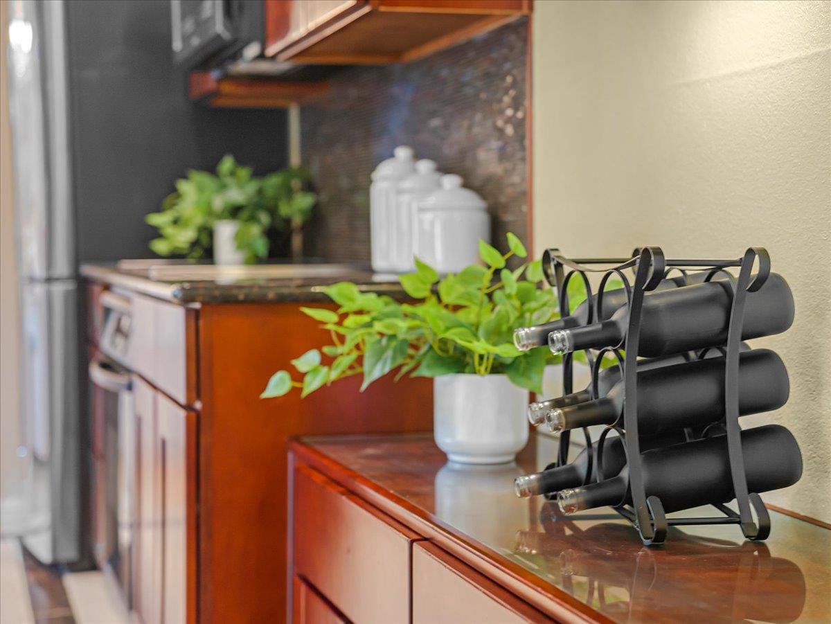 Detail Gallery Image 7 of 59 For 651 Starbush Dr, Sunnyvale,  CA 94086 - 4 Beds | 2/1 Baths