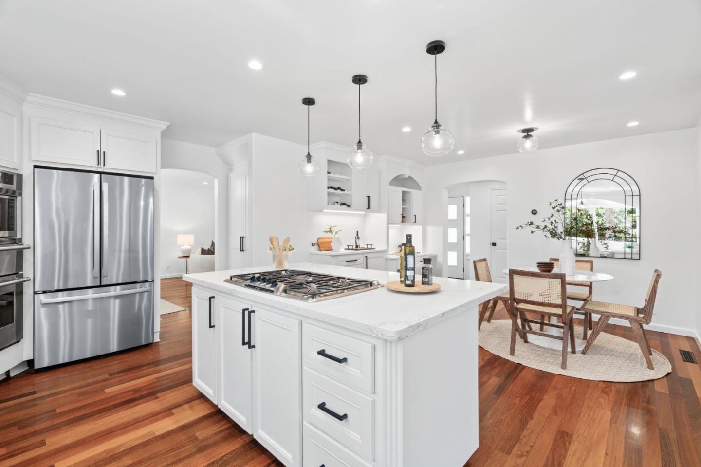 Detail Gallery Image 11 of 39 For 1612 Montrose Way, San Jose,  CA 95124 - 4 Beds | 2/1 Baths