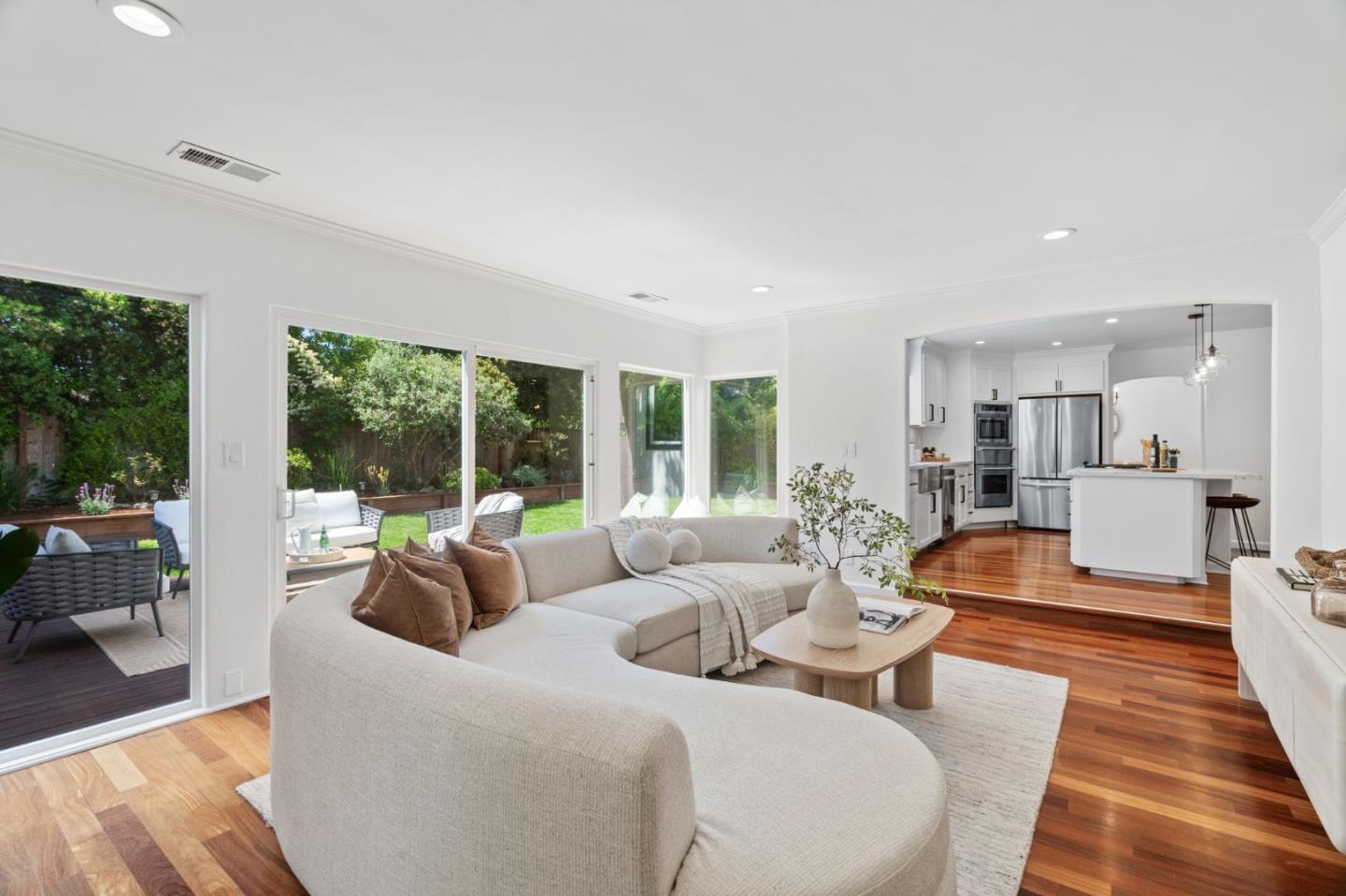 Detail Gallery Image 16 of 39 For 1612 Montrose Way, San Jose,  CA 95124 - 4 Beds | 2/1 Baths