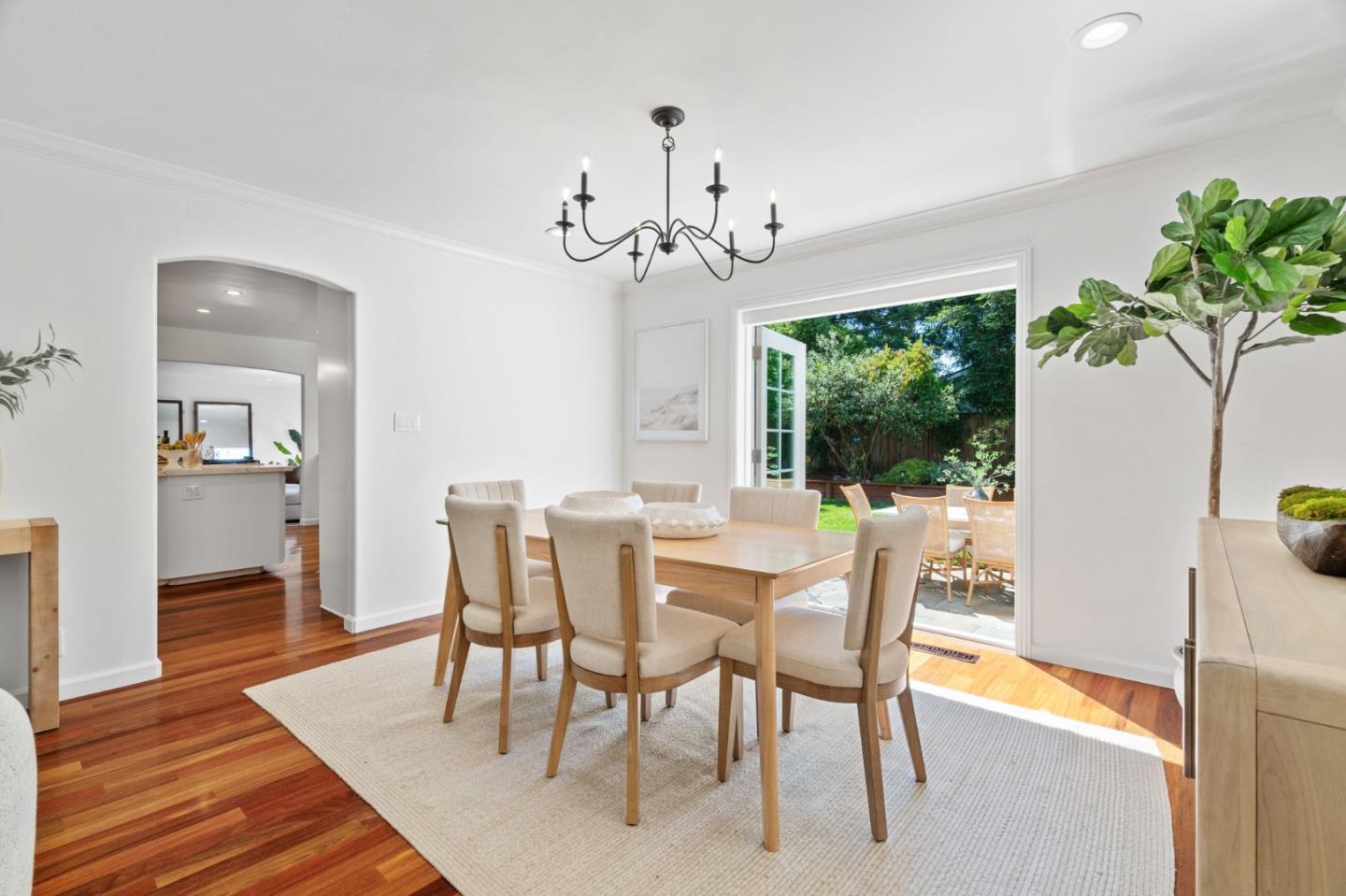 Detail Gallery Image 7 of 39 For 1612 Montrose Way, San Jose,  CA 95124 - 4 Beds | 2/1 Baths