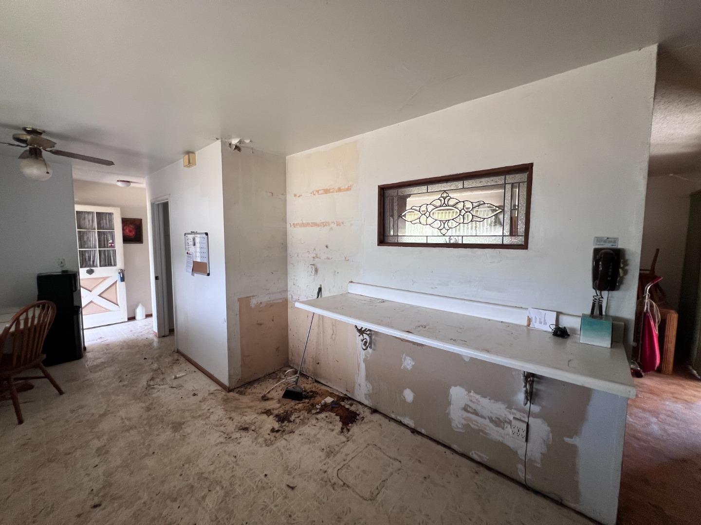 Detail Gallery Image 13 of 27 For 19035 Buena Ln, Salinas,  CA 93908 - 4 Beds | 2 Baths