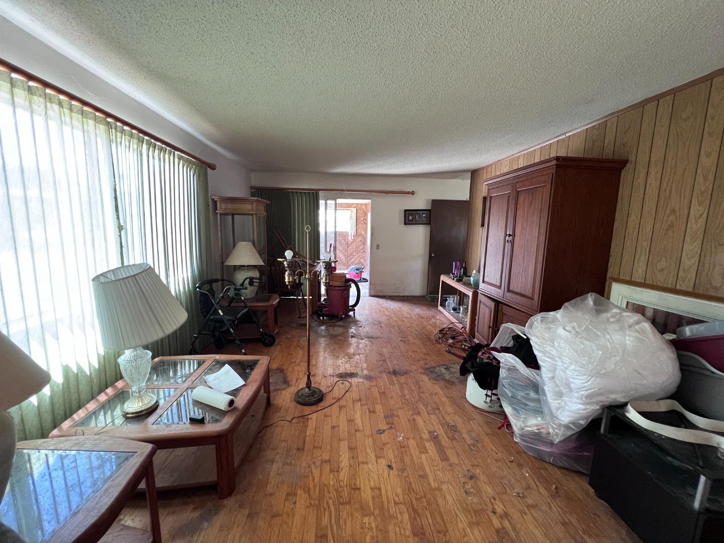 Detail Gallery Image 16 of 27 For 19035 Buena Ln, Salinas,  CA 93908 - 4 Beds | 2 Baths