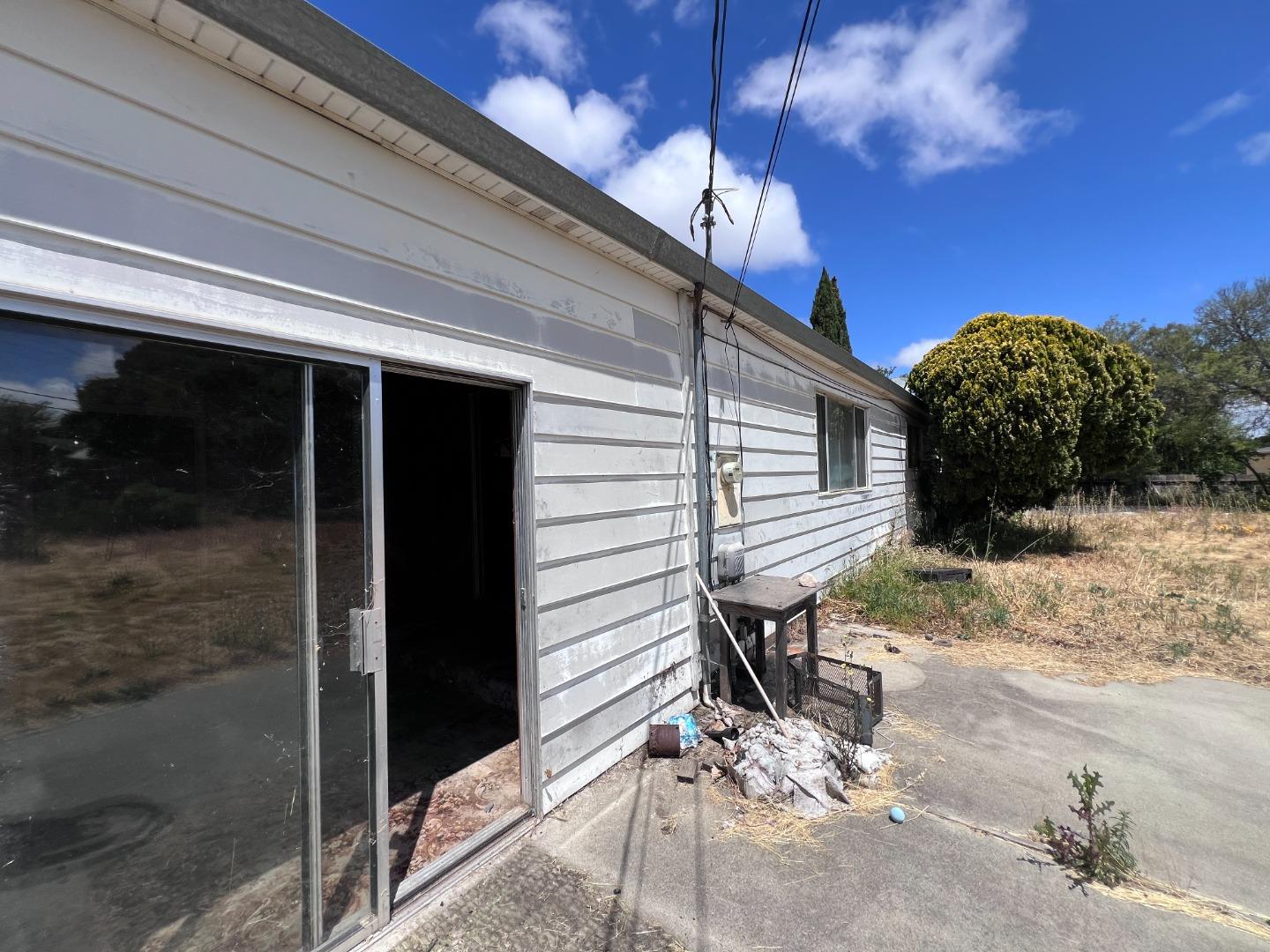 Detail Gallery Image 24 of 27 For 19035 Buena Ln, Salinas,  CA 93908 - 4 Beds | 2 Baths