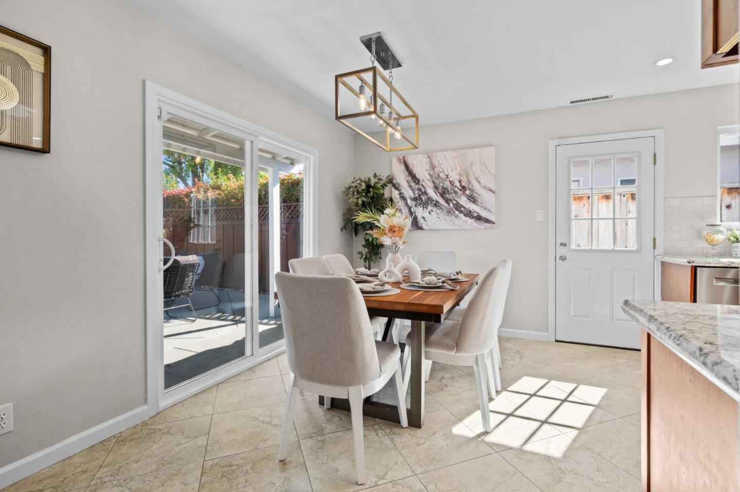 Detail Gallery Image 12 of 52 For 1753 Urna Ave, San Jose,  CA 95124 - 4 Beds | 2 Baths