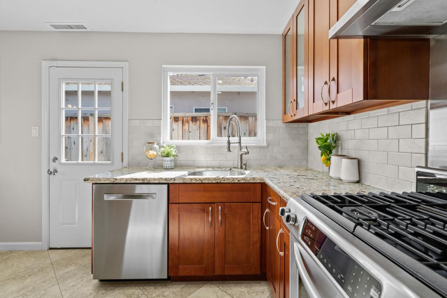 Detail Gallery Image 19 of 52 For 1753 Urna Ave, San Jose,  CA 95124 - 4 Beds | 2 Baths