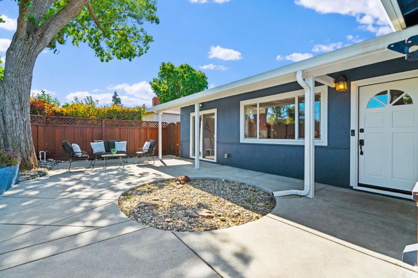 Detail Gallery Image 3 of 52 For 1753 Urna Ave, San Jose,  CA 95124 - 4 Beds | 2 Baths