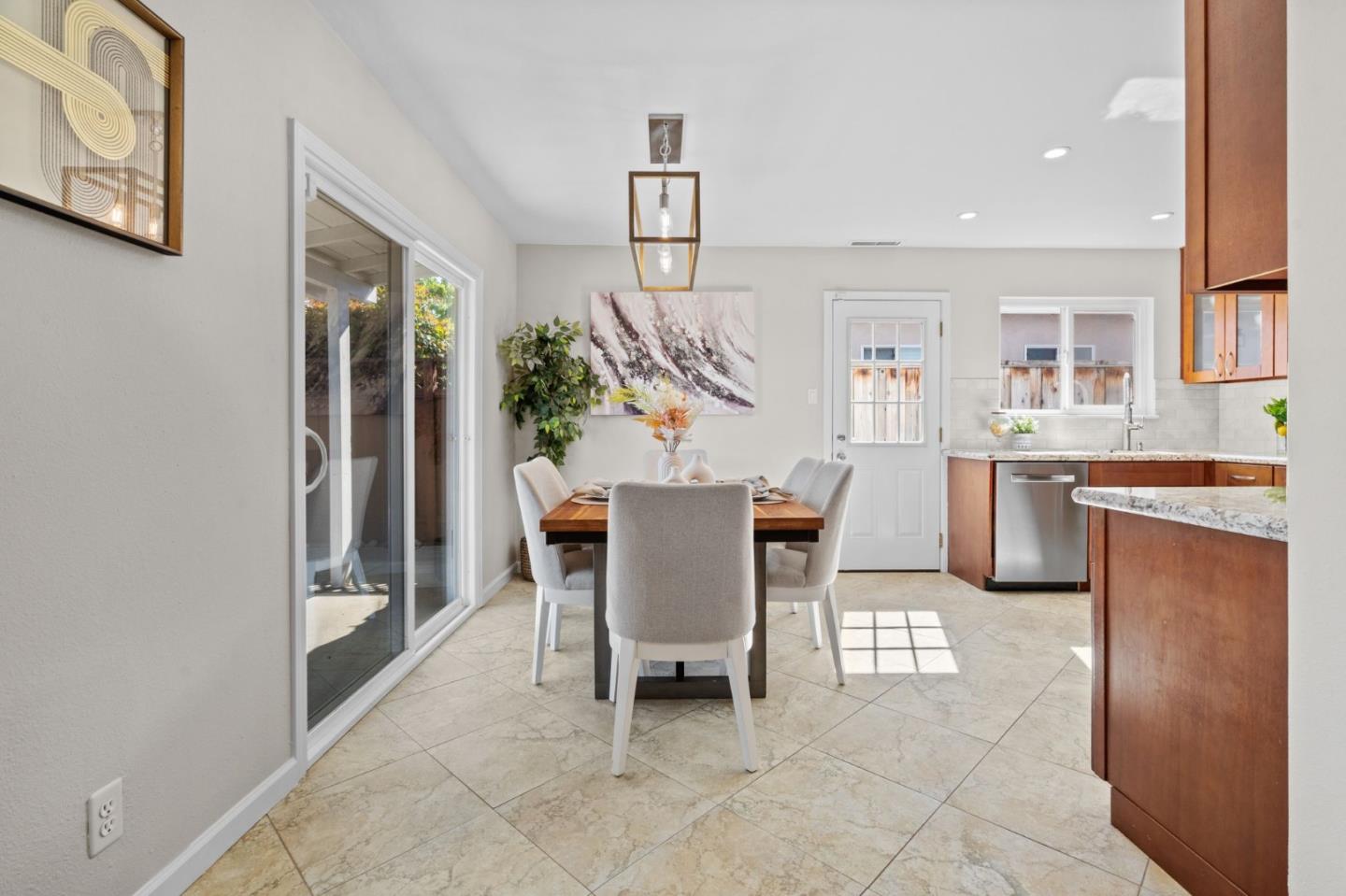Detail Gallery Image 9 of 52 For 1753 Urna Ave, San Jose,  CA 95124 - 4 Beds | 2 Baths