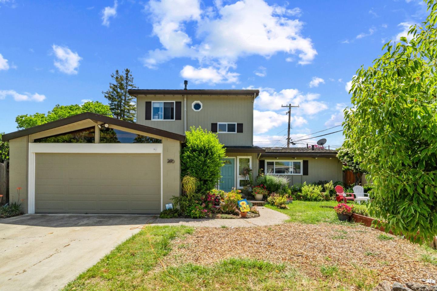 Detail Gallery Image 1 of 2 For 2416 Johnson Pl, Santa Clara,  CA 95050 - 4 Beds | 3 Baths