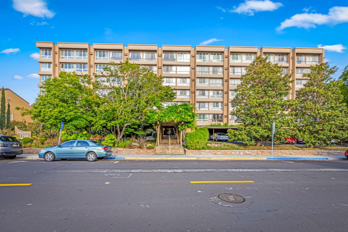 Detail Gallery Image 1 of 49 For 1700 Civic Center Dr #404,  Santa Clara,  CA 95050 - 1 Beds | 1 Baths